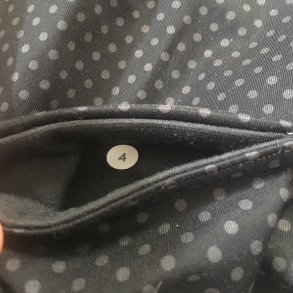LuLuLemon Dotted Yoga Pant Wunder Under - Picture 3 of 4